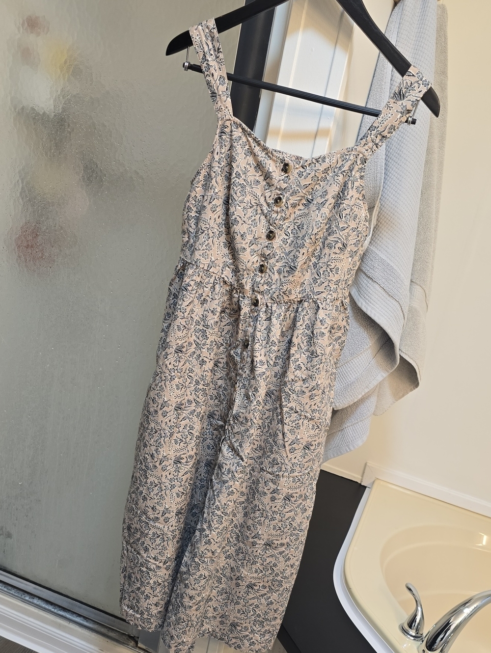 Gorgeous NWOT a.n.a. Floral Dress!